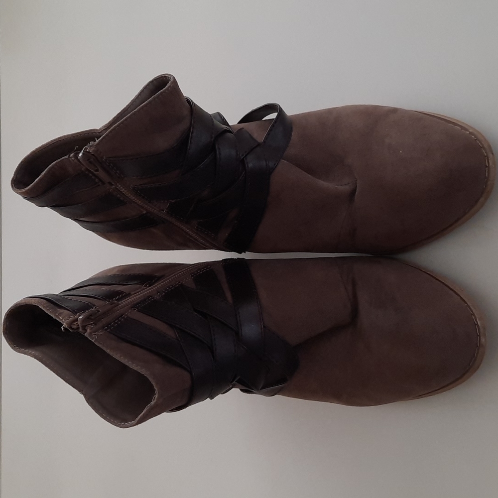 Ankle Shoes (Boots) - Size 10 (XL) - Picture 5 of 11